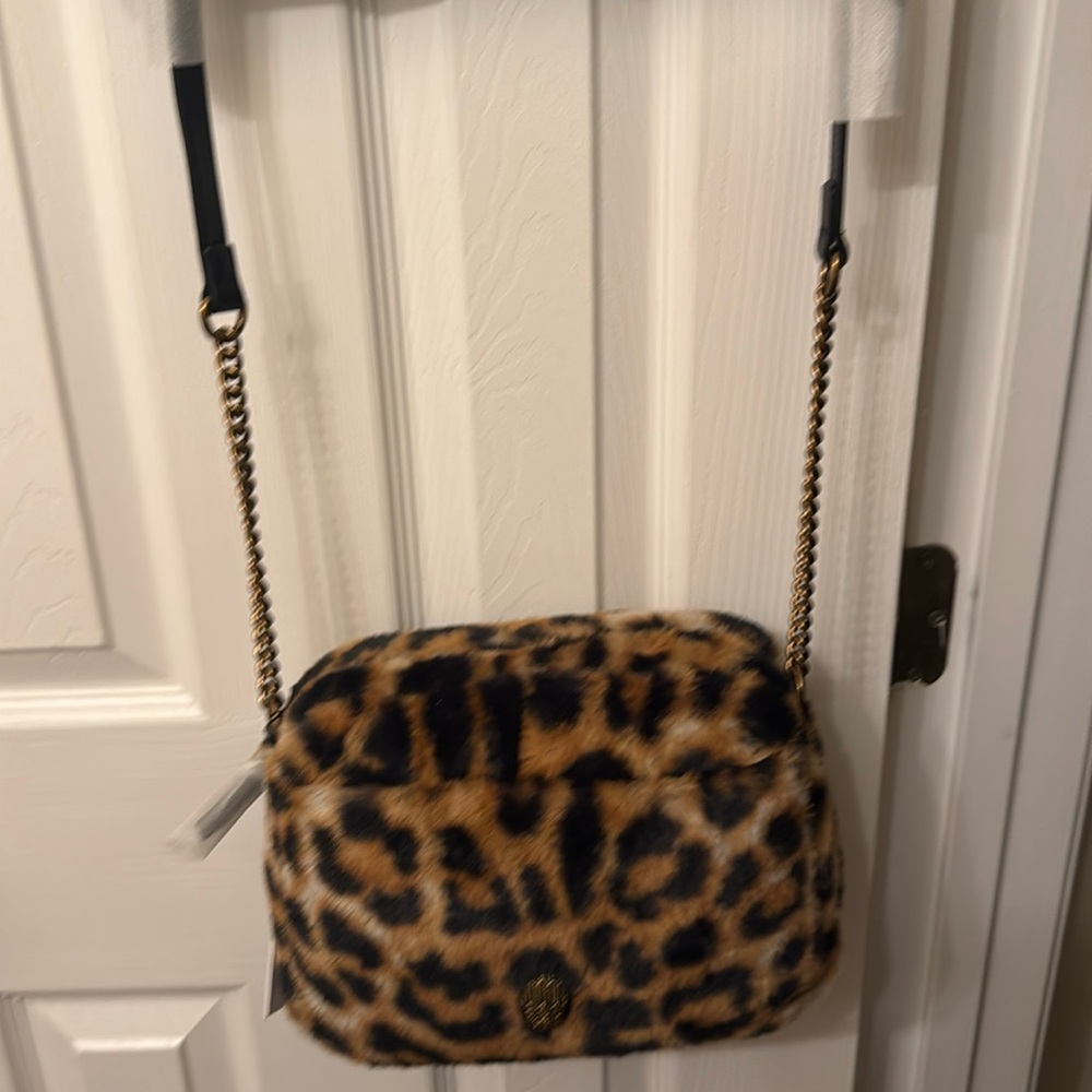 Kurt Geiger London
Kensington Puff Camera Crossbody Bag - Picture 9 of 17